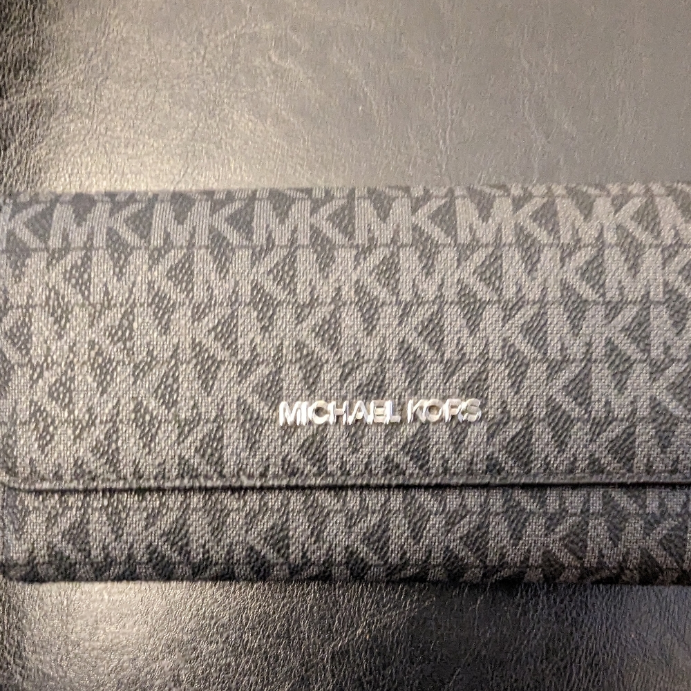 Michael Kors wallet
